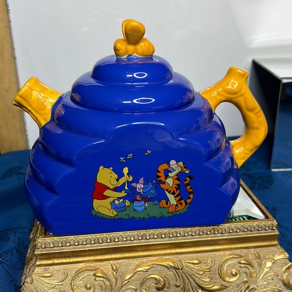 HH Houston Harvest Disney Winnie the Pooh Tea Pot - Bee Piglet Tigger Pooh - Picture 1 of 9
